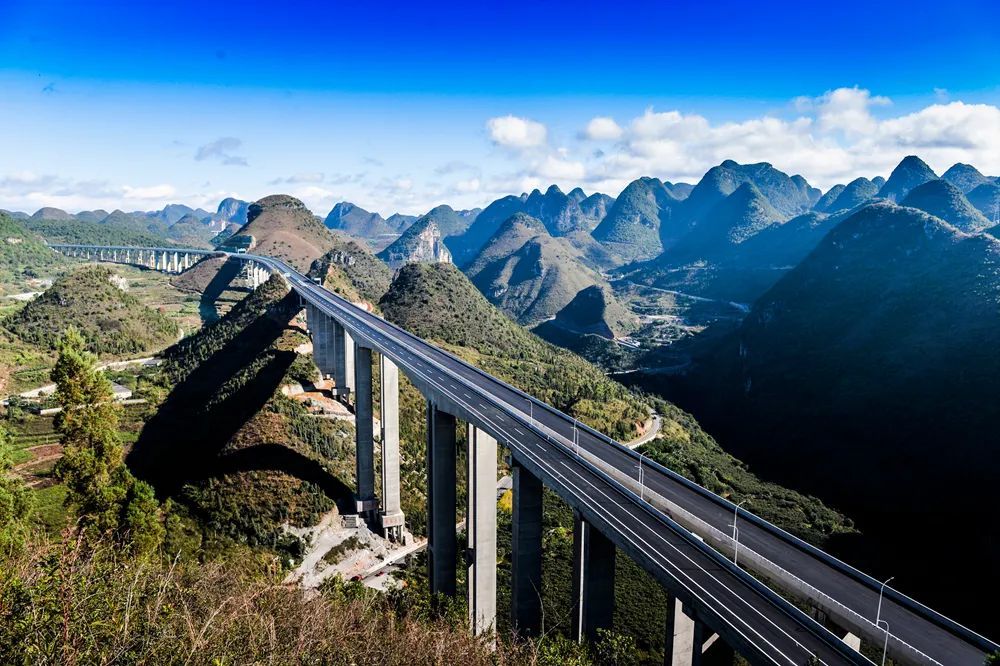 赞兴义环城高速将成为我省首条绿色能源公路