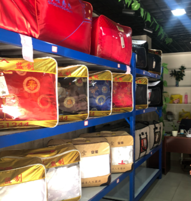 开殡葬店太晦气小区居民联名抵制店主我是合法的不搬