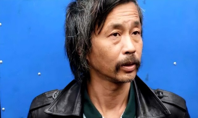 又一个大衣哥流浪大师沈巍走红百万打赏借没了没人主动还债