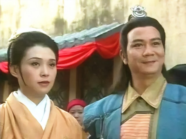 72岁潘志文喝到脸红,66岁吕有慧美貌依旧-腾讯新闻