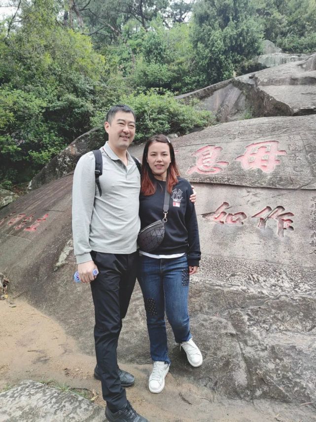 "从警多年,最对不起的就是家人."说起家人,魏震的愧疚涌上心头.