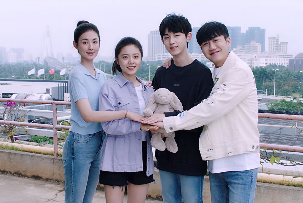 江天昊依旧充当邓小琪的舔狗,但是第二季邓小琪有