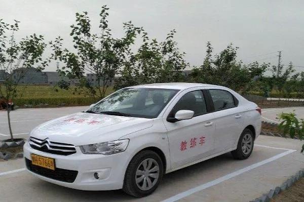 为什么日系车那么好,还省油,驾校却用的都是捷达,桑塔纳?