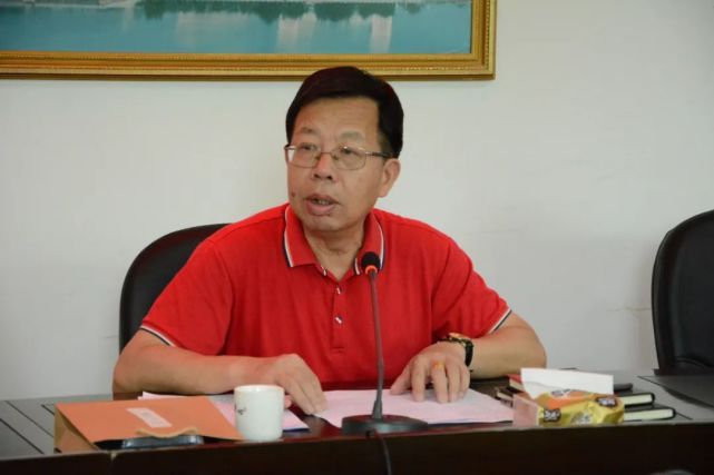 东山中校举行姚勇文同志援藏欢送会