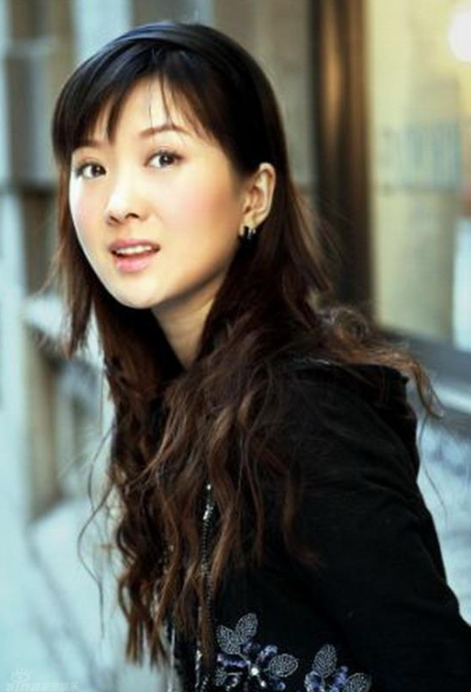 高斯:嫁演员王阳,为爱放弃事业,婚后生一子,一家三口幸福甜蜜_腾讯