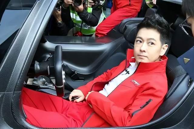 同样是"明星车手",把韩寒和林志颖放在一起看,差别就出来了_腾讯新闻