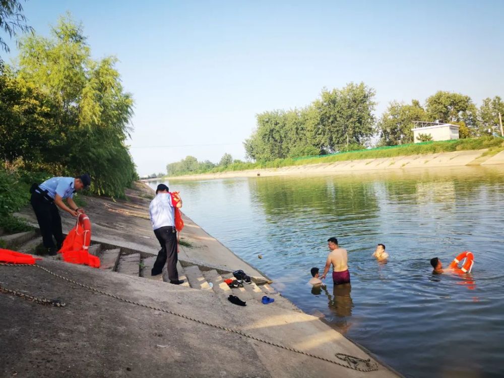 寿县迎河镇联合志愿者开展防溺水救助演练!_腾讯新闻