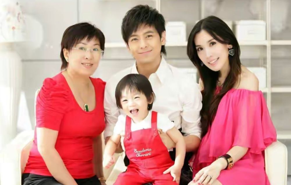 林志颖妈妈才是"人生赢家",生活幸福惬意,72岁看上去像50岁插图6