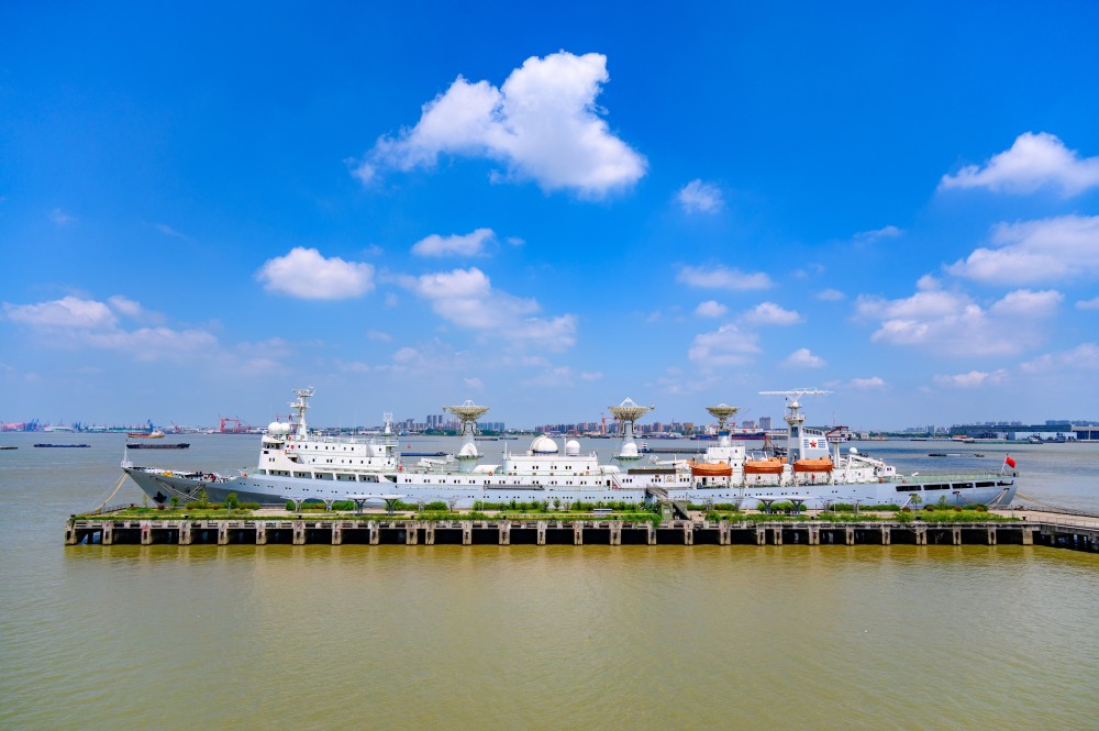 江阴长江大保护展示馆免费对游客开放,开放时间是周一至周五上午9:00