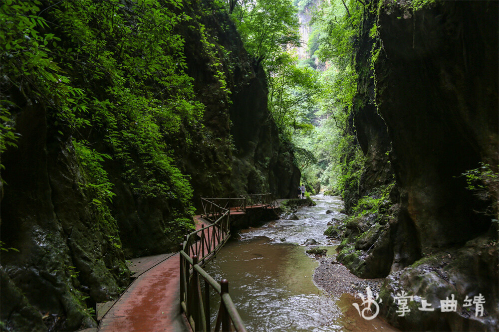 奇险幽深的雨碌大地缝