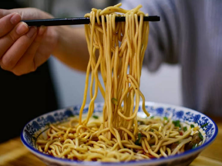 湖北各地特色的10大面食除了热干面你还吃过哪一种