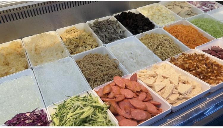 探访济南餐饮店铺部分商家无证卖凉菜小店难达到冷食类制售条件或是主