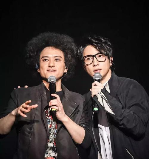 在薛之谦和赵英俊的生活中,也许他们在一起的时间没有很长.