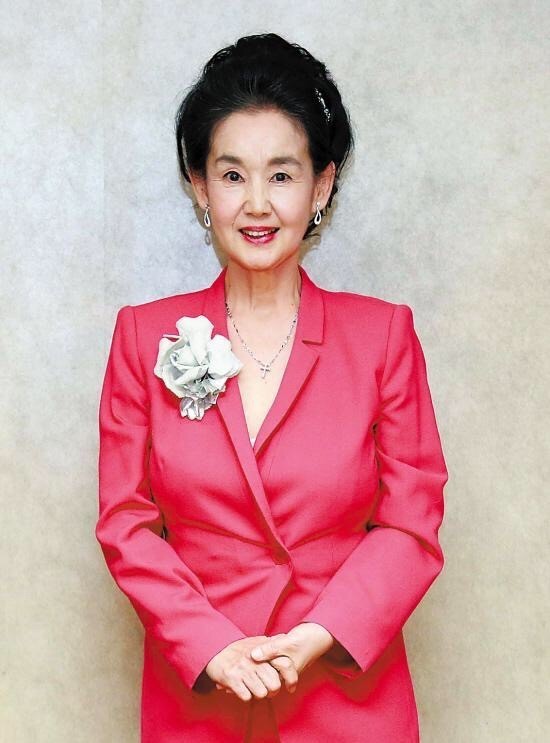 中国人最熟悉的日本女星中野良子,72岁精致优雅,成为奶奶辈楷模插图6