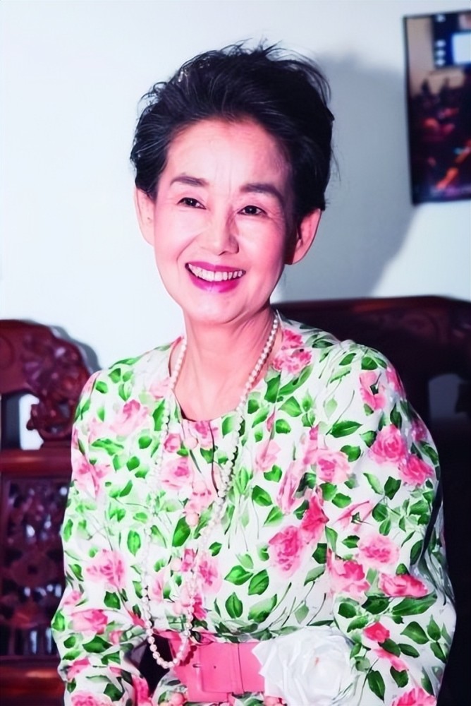 中国人最熟悉的日本女星中野良子,72岁精致优雅,成为奶奶辈楷模插图7