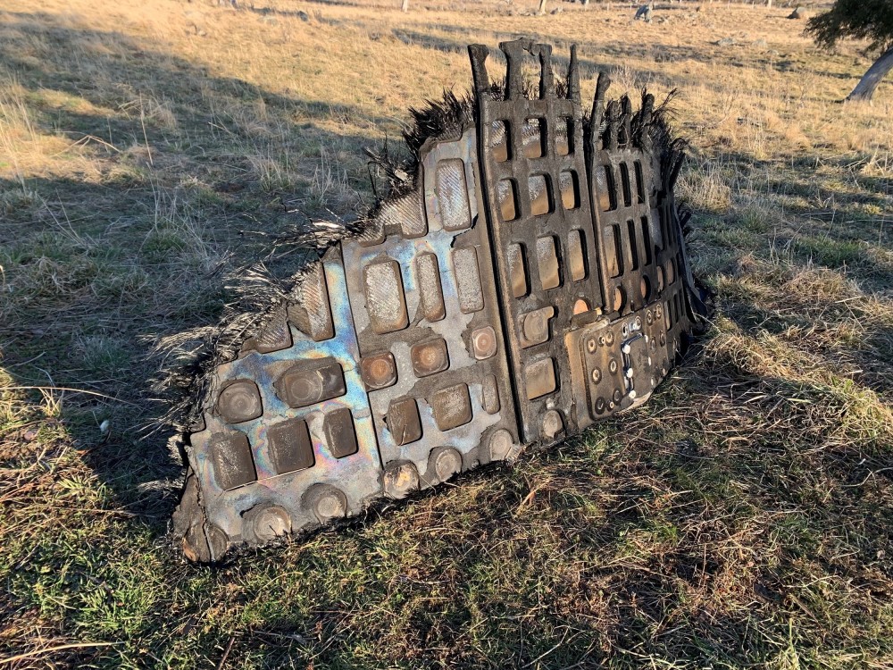 澳大利亚农场惊现美国spacex飞船碎片,它们本应落在海里