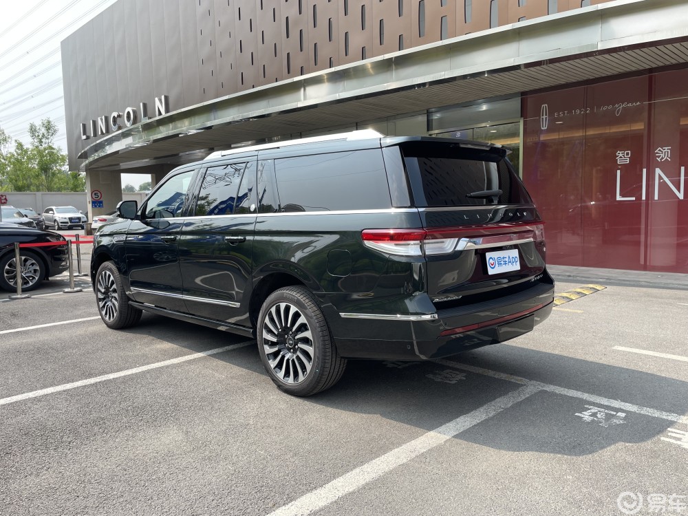 新款林肯领航员长轴总统版实车曝光 售142.80万元_腾讯新闻