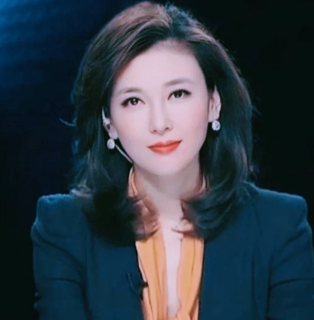 《海峡两岸》李红：都快主持20年了，再不统一，她就老了_腾讯新闻
