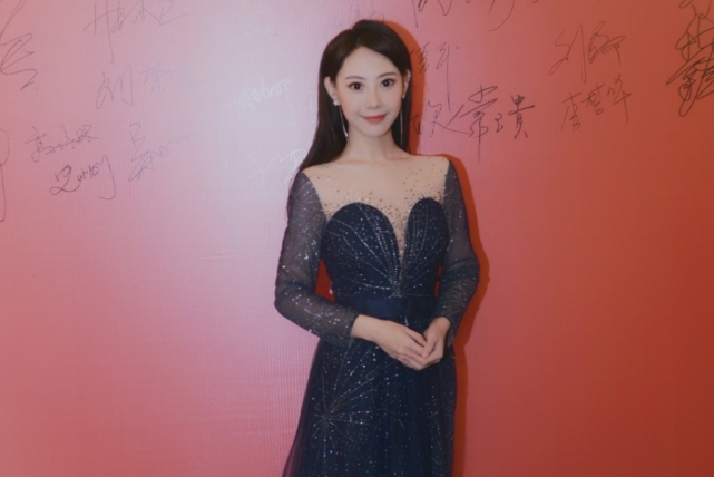 郑玥的出现并非是央视增加年轻面孔的竞争,她是以地方台主持人的身份