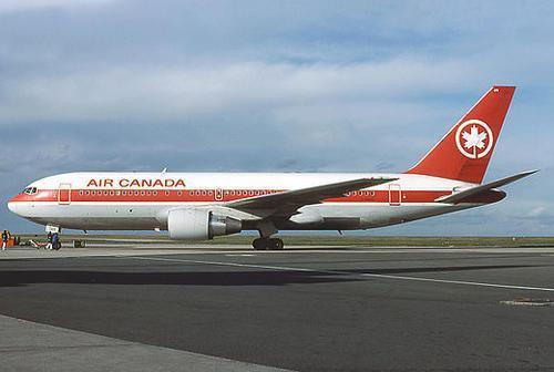 飞着飞着油没了回顾加拿大航空143航班723基米尼滑翔迫降事件