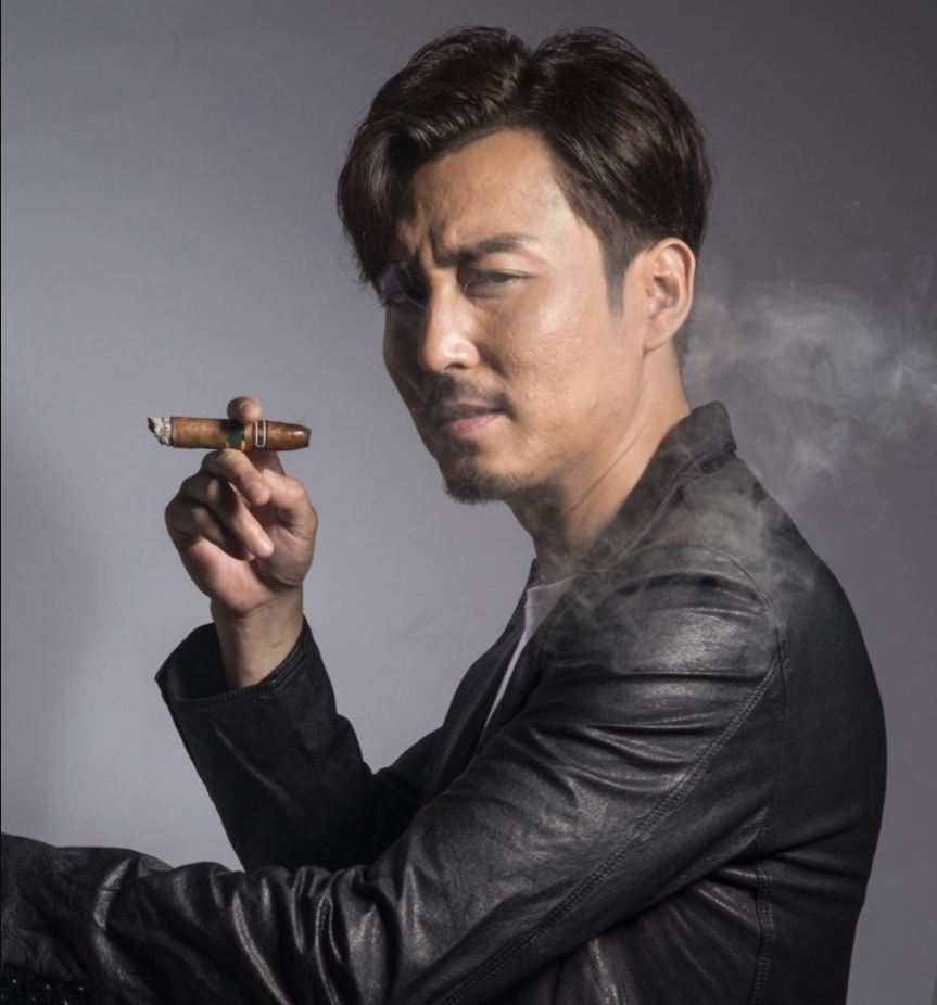 王泷正:长得帅,有演技,毕业十年无戏可演,37岁爱情事业双丰收_腾讯