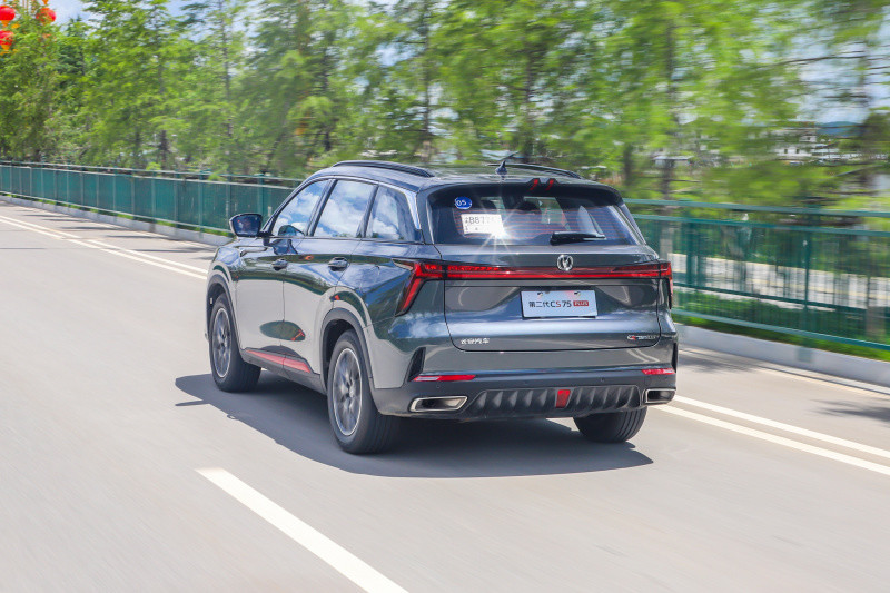 蓝鲸15t爱信8at表现如何试驾长安第二代cs75plus