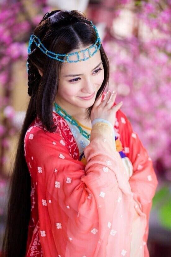 阿娇的三套古装造型:第一套高贵,第二套端庄,第三套有点廉价_腾讯新闻