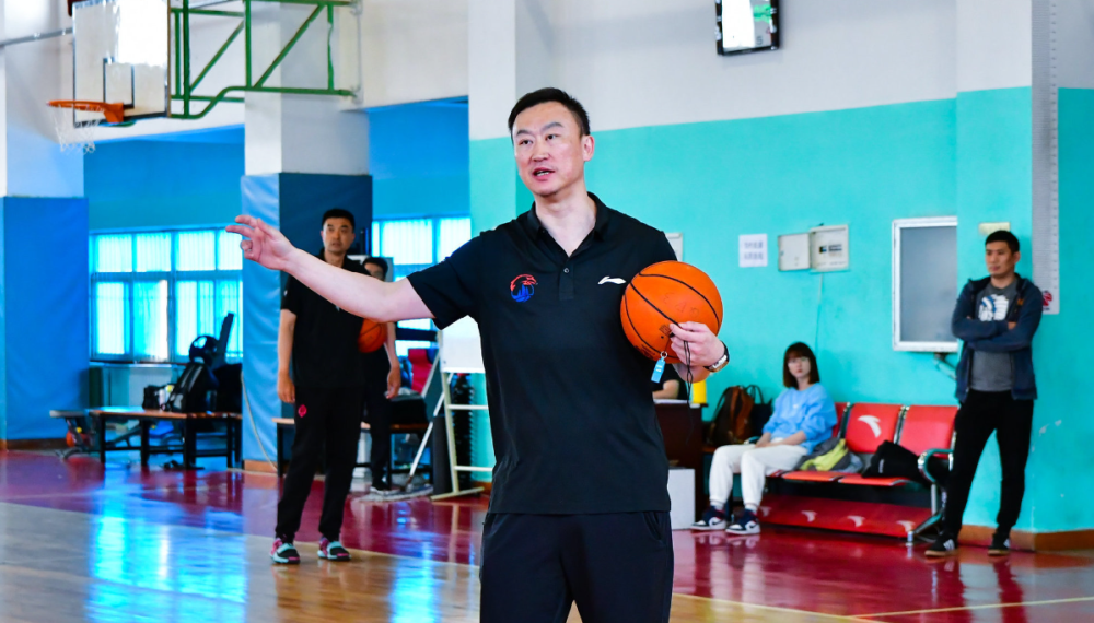 8%.许家晗出生于1993年8月21日,身高1.82米,司职后卫,以