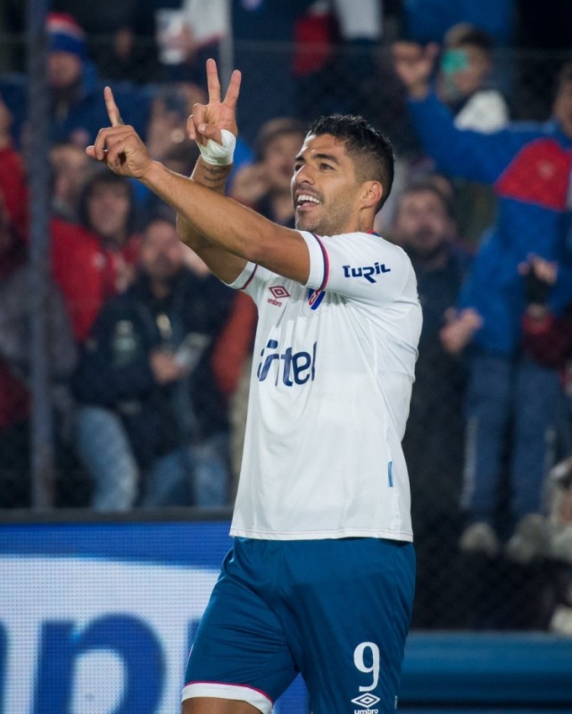 还是那个苏神现场视角看苏亚雷斯回归民族队首球