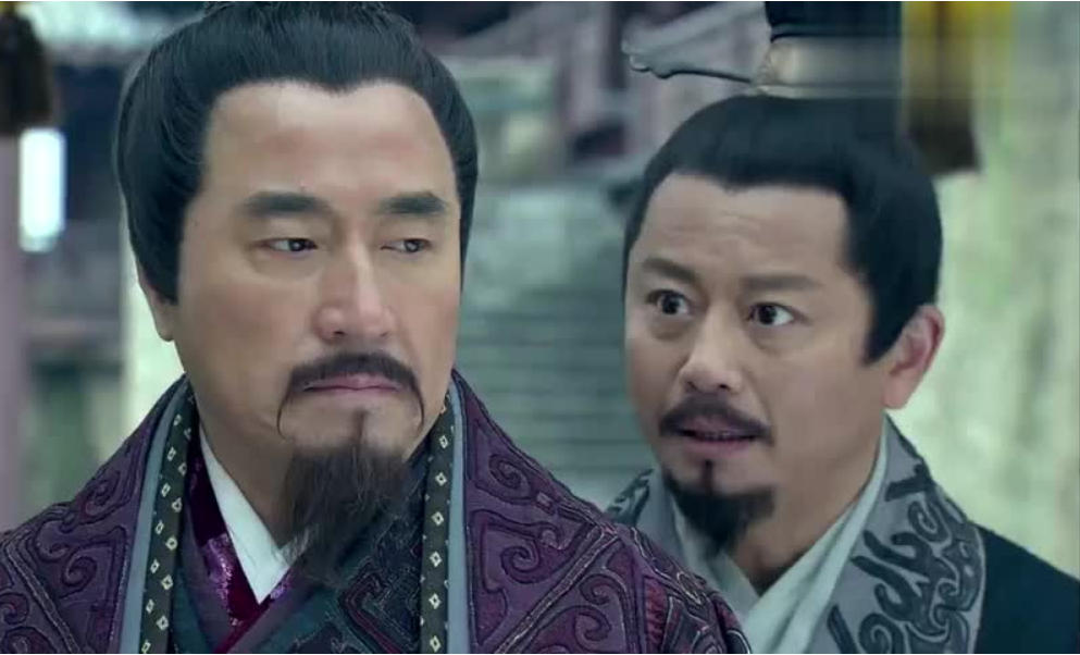 萧规曹随并非萧何的规定,而是曹参选择这么做的.