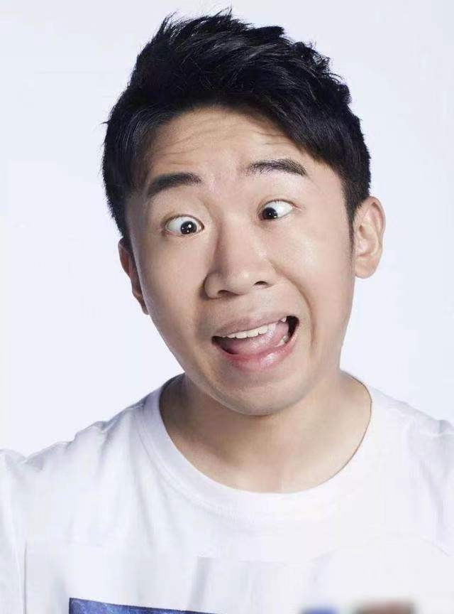 从搞怪丑男到综艺顶流36岁的杨迪凭什么