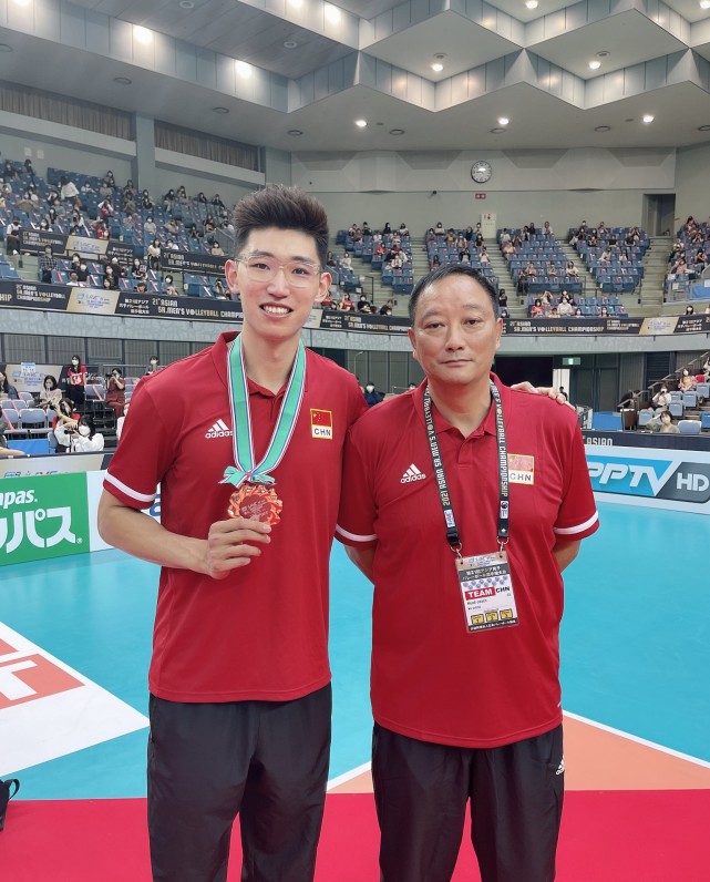 国际排联公布中国男排22人大名单,队长江川是最后一块拼图!