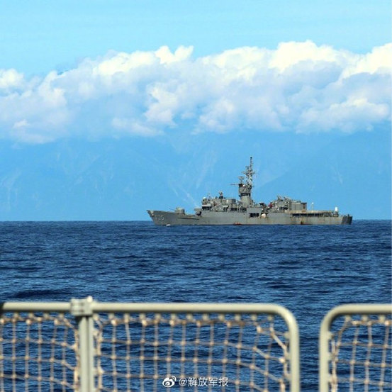 解放军战舰在台岛海岸边“打卡”的地方是哪？卫星图给出答案