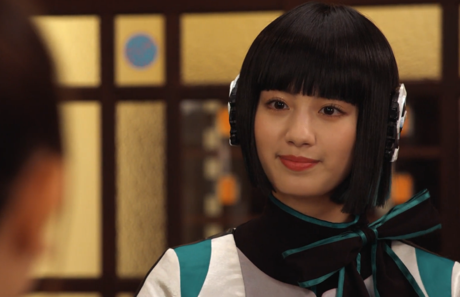 一开始就是严重的事故发生,凛子还带着法爷给的戒