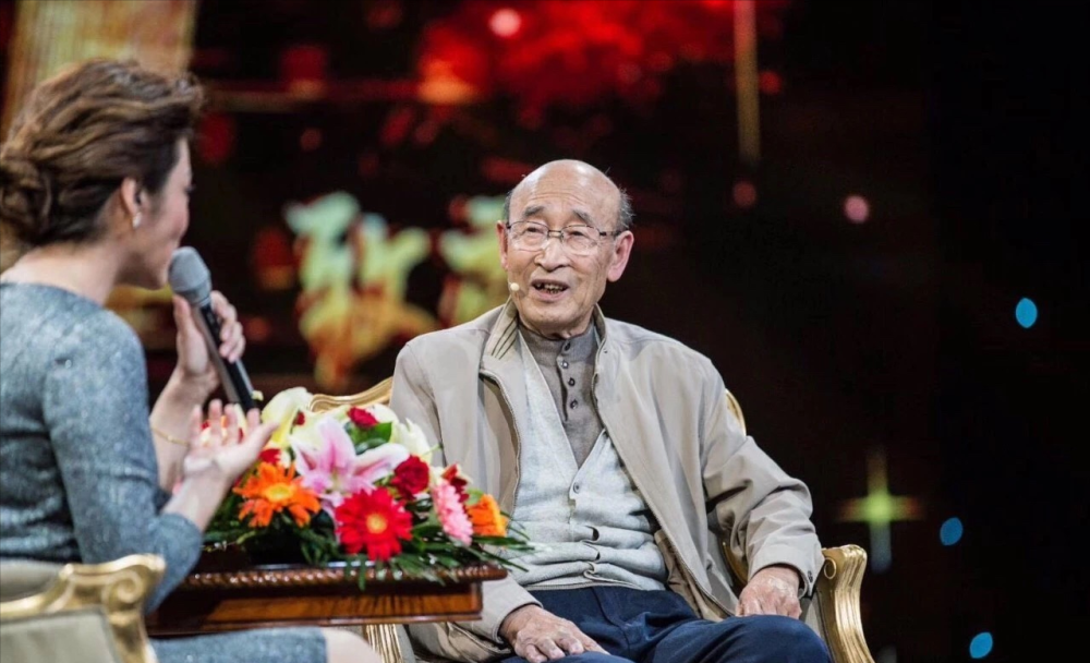 王希钟老师不仅给西游记做人物造型设计,他还在里面客串过神仙,在最后