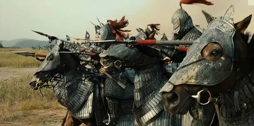 董卓死后西凉军为何直接崩溃了董卓没有儿子继承他的位置吗