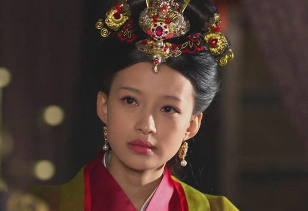 《我的青春期》,并在片中饰演了清纯可人的女主角李春霞