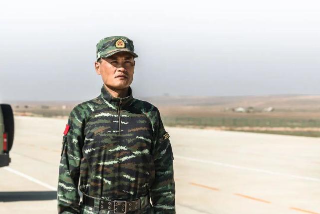 王占军:猎鹰突击队的"狙击王中王",三立一等功,什么来头?