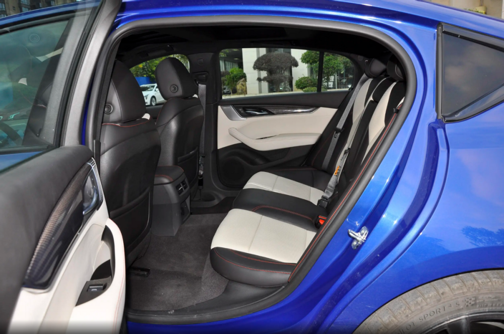 凯迪拉克CT5超级辅助驾驶版上市，配置拉满，售价36.07万，不香？
