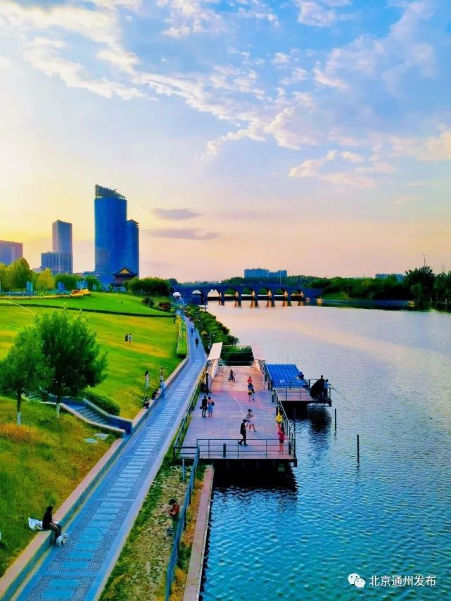数十家外媒记者骑游副中心滨河绿道,沉浸式感受生态之美