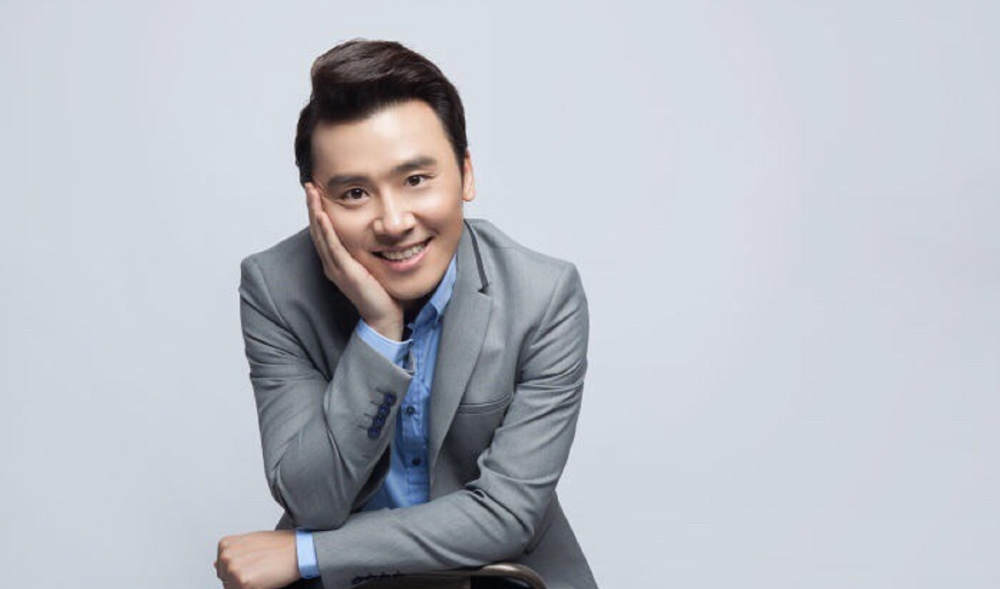 主持人马可凭越策越开心迎事业高峰娶制片人妻子幸福美满