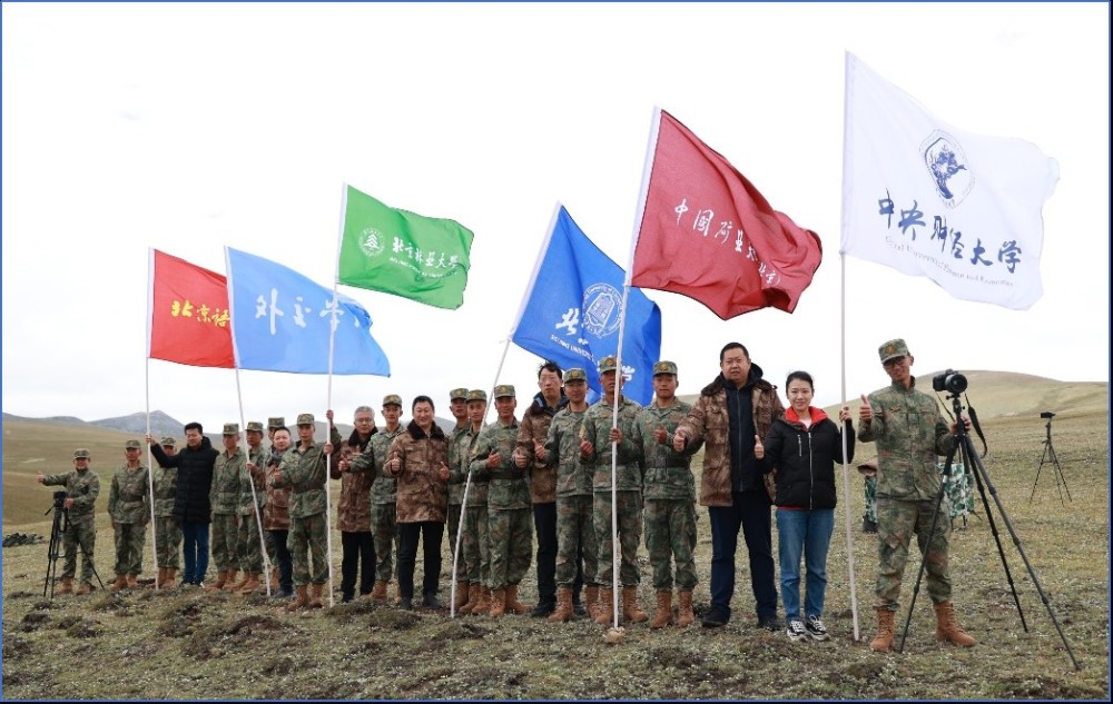 雪域高原边防一线，北京高校大学生士兵传来最新图像——