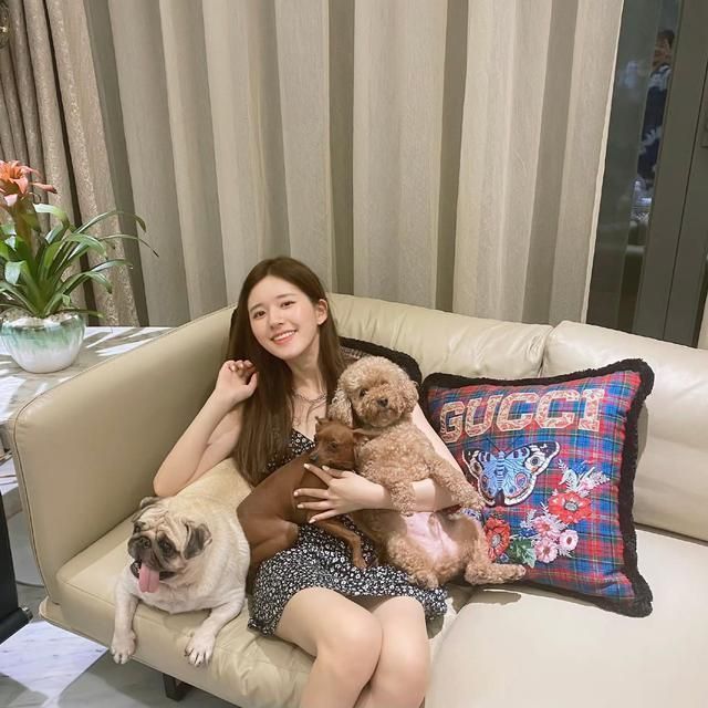 赵露思晒日常生活,圈粉无数!全屋不豪华,但却温馨精致,超舒服