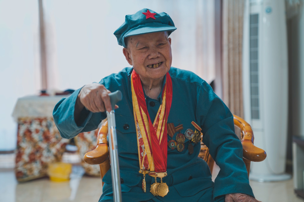 百岁老兵留光影101岁老兵周富国披肝沥胆的革命一生