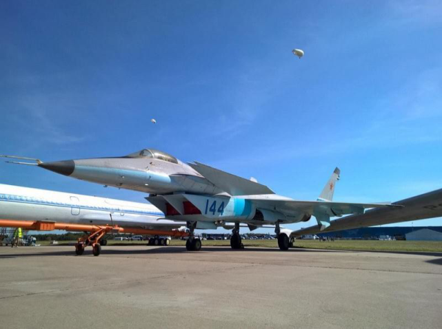 苏联科技的巅峰,被人遗忘的五代战机:米格mfi重型战斗机_腾讯新闻