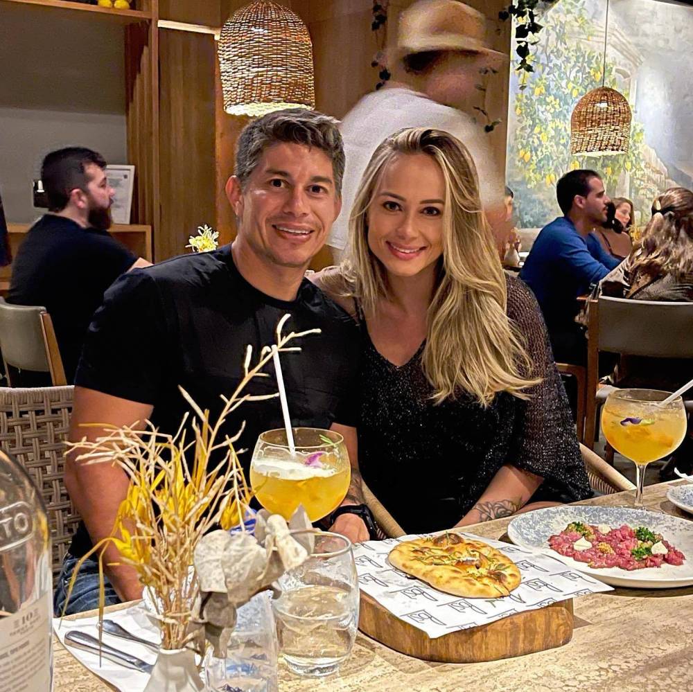 39岁孔卡二婚娶美娇娘,踹掉巴西原配,和新欢带俩儿子生活_腾讯新闻