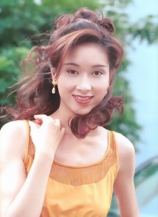 港星杨恭如晒近况飞奔赶高铁内地游玩曾被首富老婆当众扇巴掌