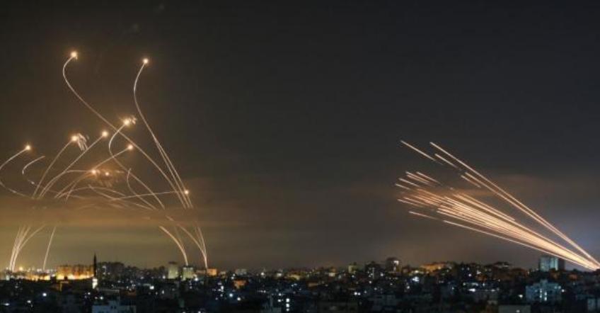 580枚炮弹飞向以色列，美国却保持沉默，以色列最终宣布：不打了