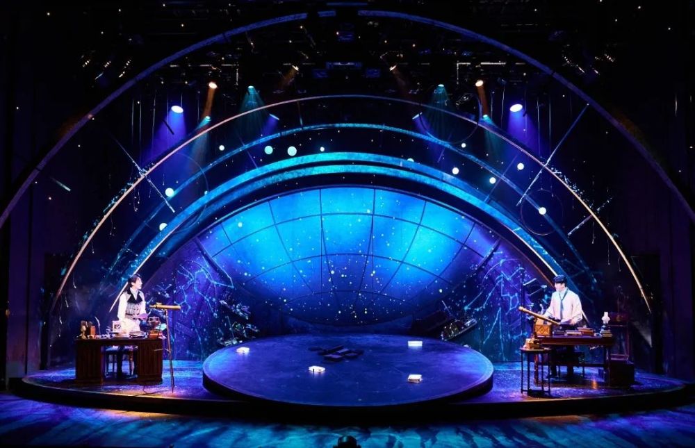 追星最高境界把宇宙星空搬上舞台有点美