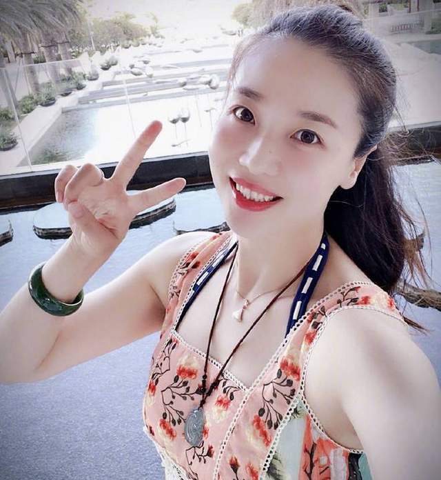 中国女排第一女神魏秋月,新工作曝光,34岁颜值依旧,光彩照人